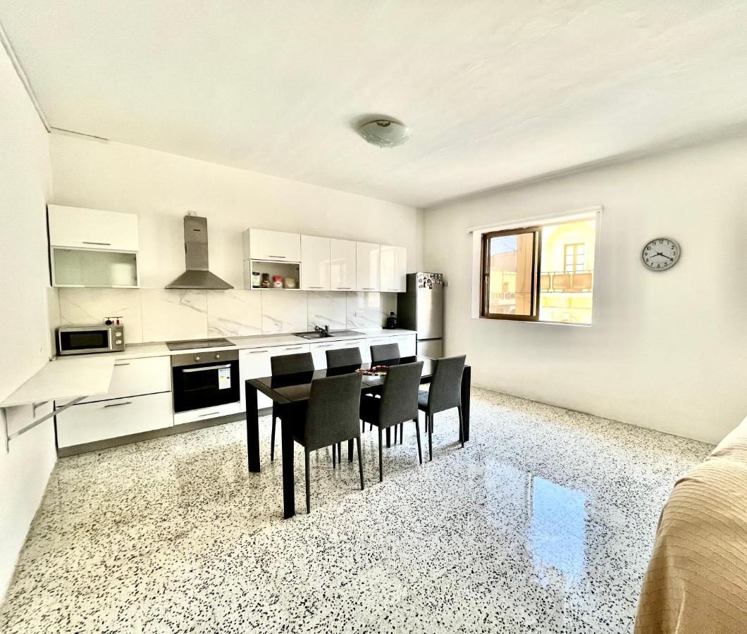 Camag Apartment - Very Close To Airport Birżebbuġa المظهر الخارجي الصورة